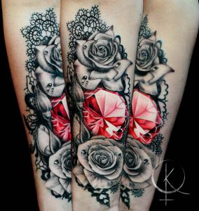 Tattoo алмаз с розами и кружевами, женская тату на руке