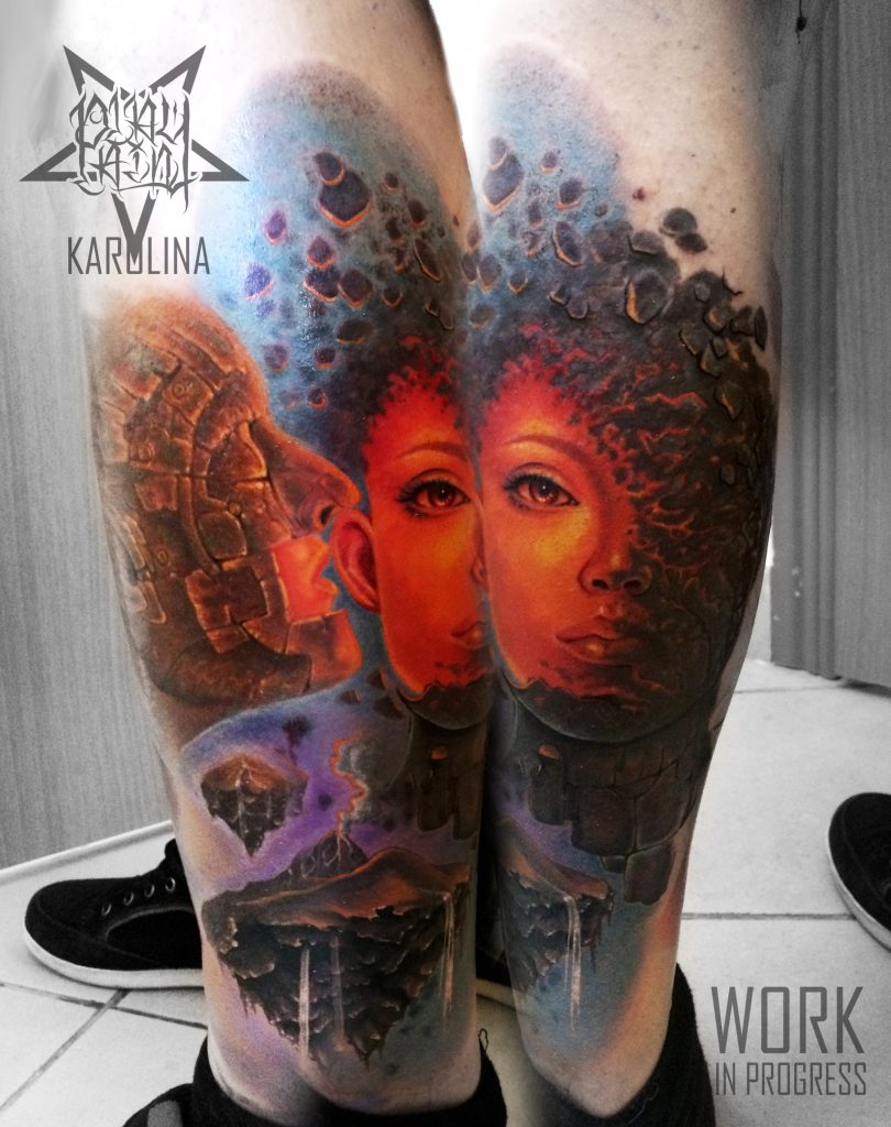 Художественная татуировка на ноге в цвете по мотивам картин Здзислав Бексиньский